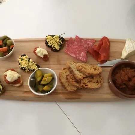 D'hotes Au Bougainvillier * بيربينيو