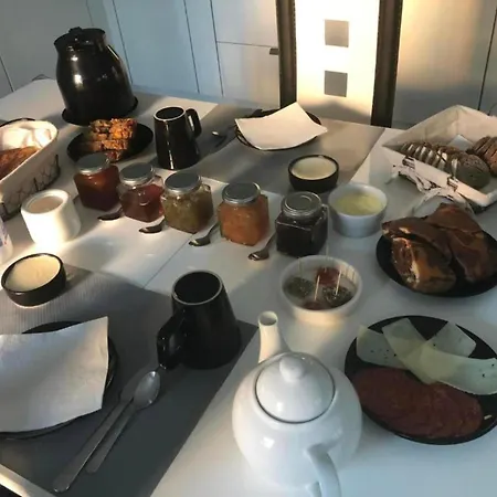 D'hotes Au Bougainvillier 住宿加早餐酒店 3*