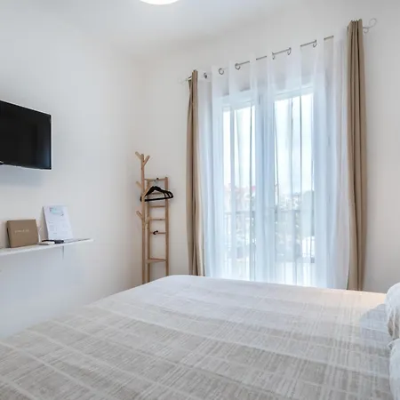 D'hotes Au Bougainvillier 住宿加早餐酒店 佩皮尼昂